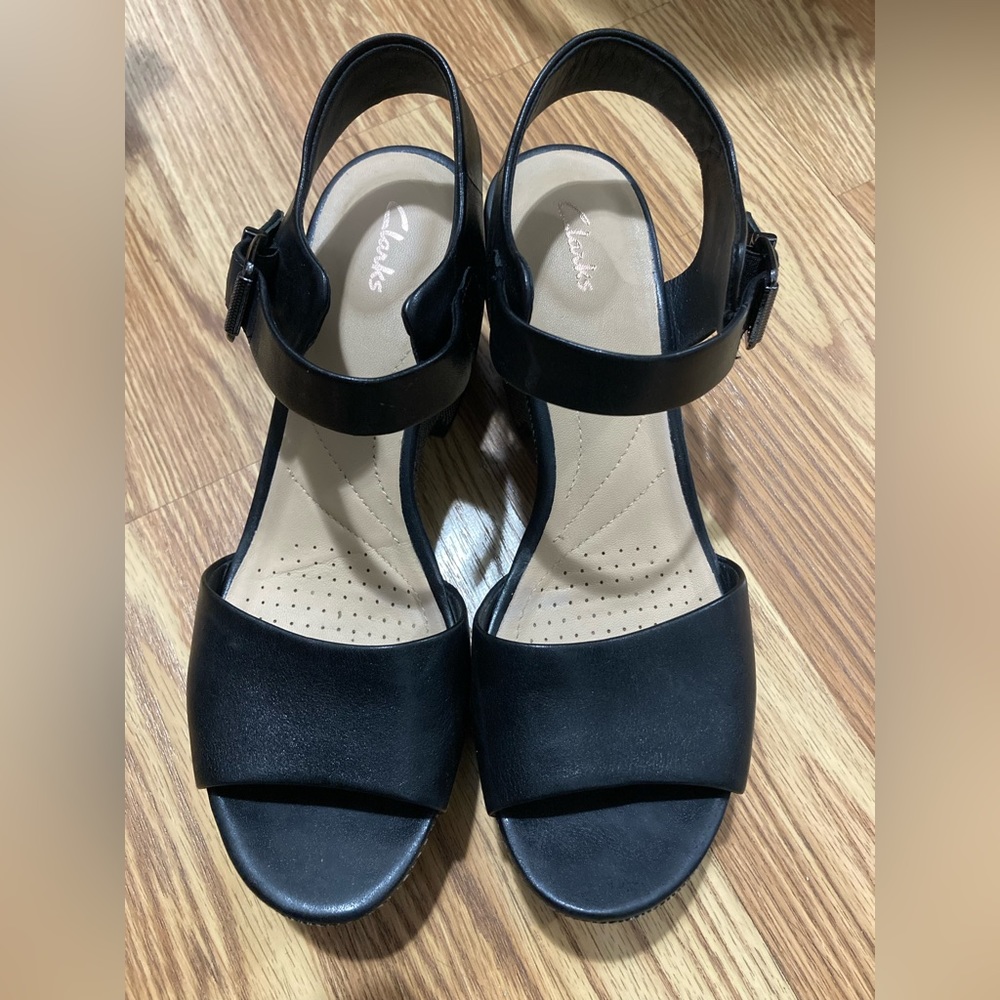 Clarks Leather Wedge Sandals - Maritsa Janna - US 7.5